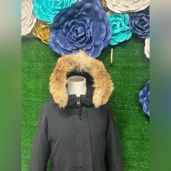Canada Goose winter parka coat with big fur hood size medium